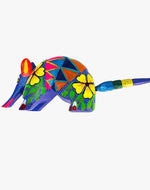 La Película "Coco" relaciona a los alebrijes con festividades mexicanas o como guías espirituales pero es sólo ficción, ya que estas piezas no tienen ninguna de las funciones que se comentan en dicha película.