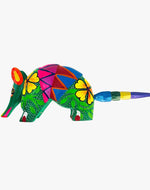 Los alebrijes son artesanías mexicanas cuyo concepto nace en la Ciudad de México bajo la creación del Maestro Pedro Linares López y posteriormente fue reinterpretado con tallas (esculturas) en madera por los artesanos zapotecas de Oaxaca, por quienes se difundió aún más el gusto y conocimiento de los alebrijes