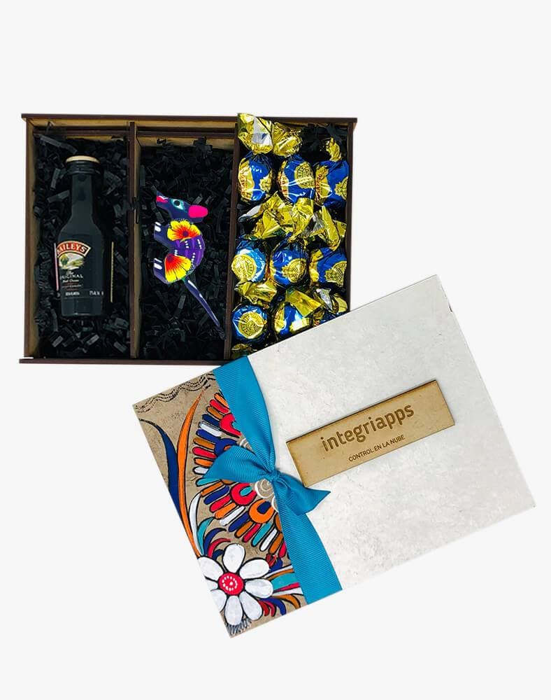 Caja Tequila Jalisco con alebrije mini 2021 - Ambiente Mexicano